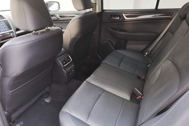 Used Subaru Legacy 2020 Revised Version 2.5i All-Wheel-Drive Glory Edition with EyeSight Interior 5