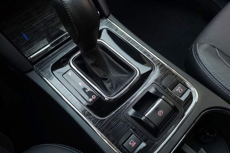 Used Subaru Legacy 2020 Revised Version 2.5i All-Wheel-Drive Glory Edition with EyeSight Interior 7