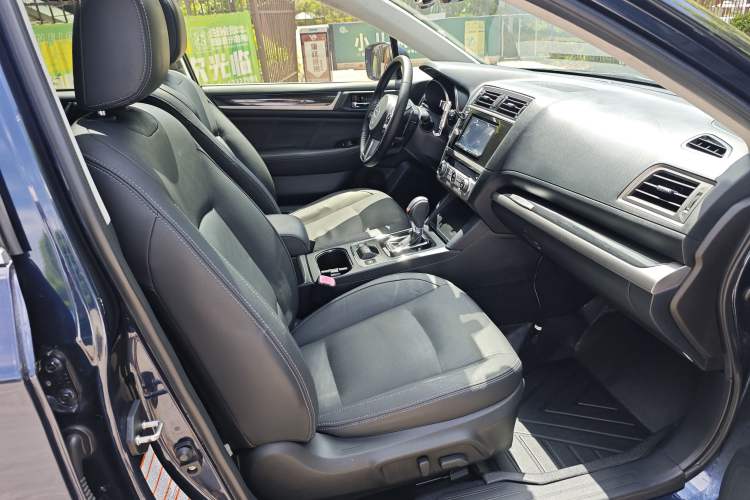 Used Subaru Outback 2017 2.5i Sport Navigation Edition with EyeSight Interior 3