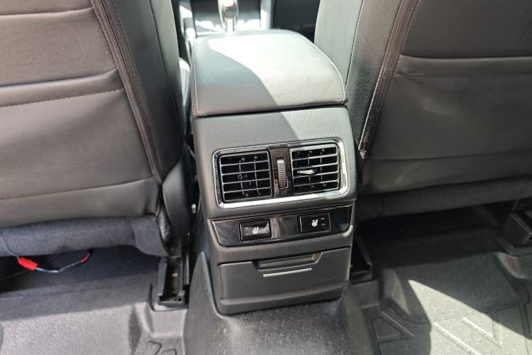 Used Subaru Outback 2017 2.5i Sport Navigation Edition with EyeSight Interior 6