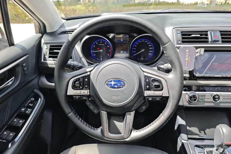 Used Subaru Outback 2017 2.5i Sport Navigation Edition with EyeSight Interior 8