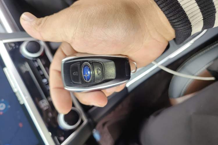 Used Subaru Outback 2019 2.5i Sport Navigation Edition with EyeSight Vehicle Key