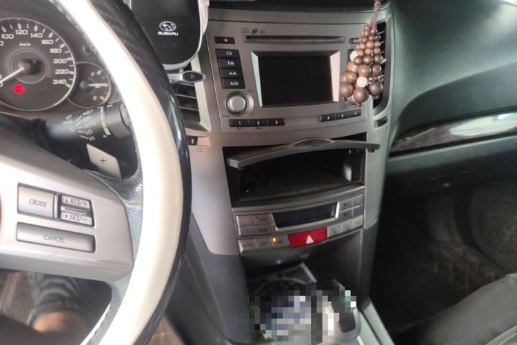 Used Subaru Outback 2010 2.5i Luxury Edition Audio And AC Panel