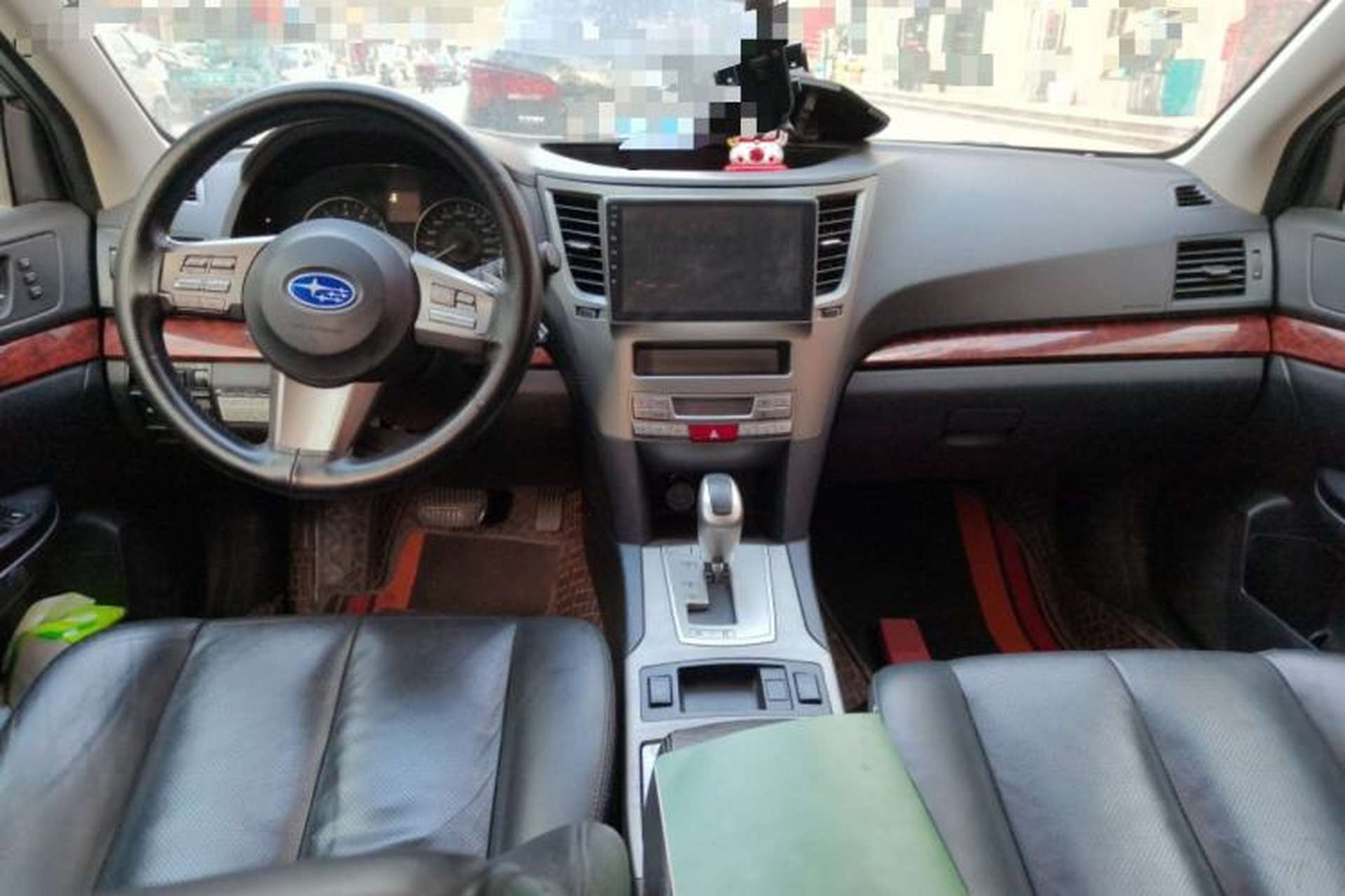 Used Subaru Outback 2010 2.5i Luxury Edition Center Console