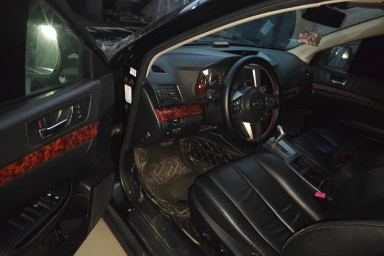 Used Subaru Outback 2010 2.5i Luxury Edition Driver Seat