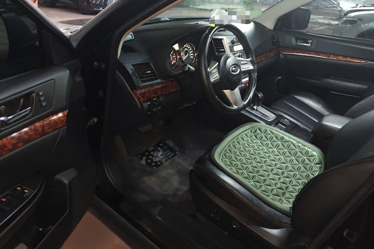 Used Subaru Outback 2010 2.5i Luxury Edition Driver Seat