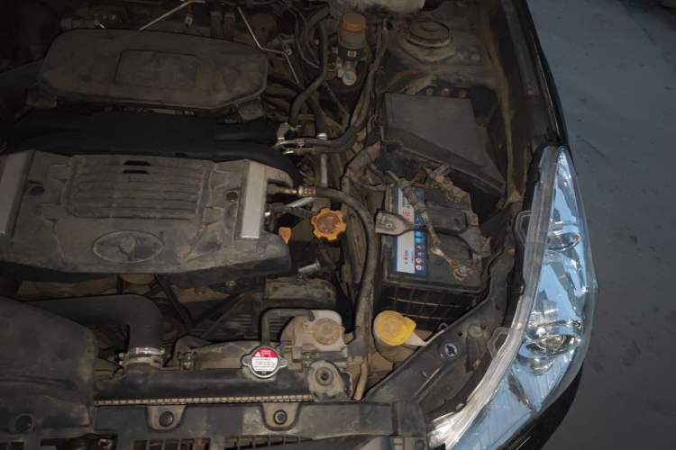 Used Subaru Outback 2010 2.5i Luxury Edition Engine Bay Left