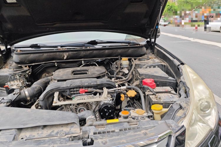 Used Subaru Outback 2010 2.5i Luxury Edition Engine Bay Left