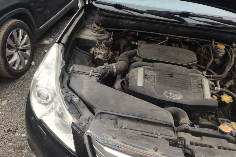 Used Subaru Outback 2010 2.5i Luxury Edition Engine Bay Right