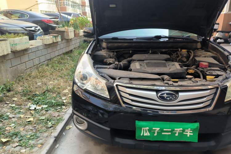Used Subaru Outback 2010 2.5i Luxury Edition Engine Bay Right