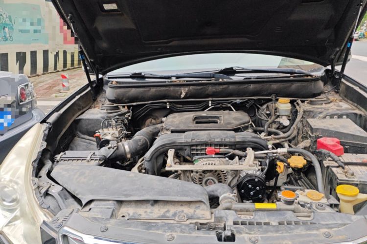 Used Subaru Outback 2010 2.5i Luxury Edition Engine Bay Right