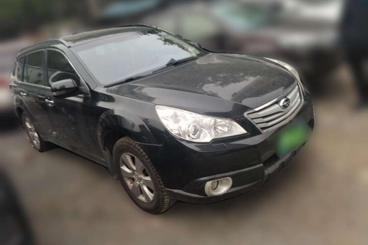 Used Subaru Outback 2010 2.5i Luxury Edition Front Right 45 Deg