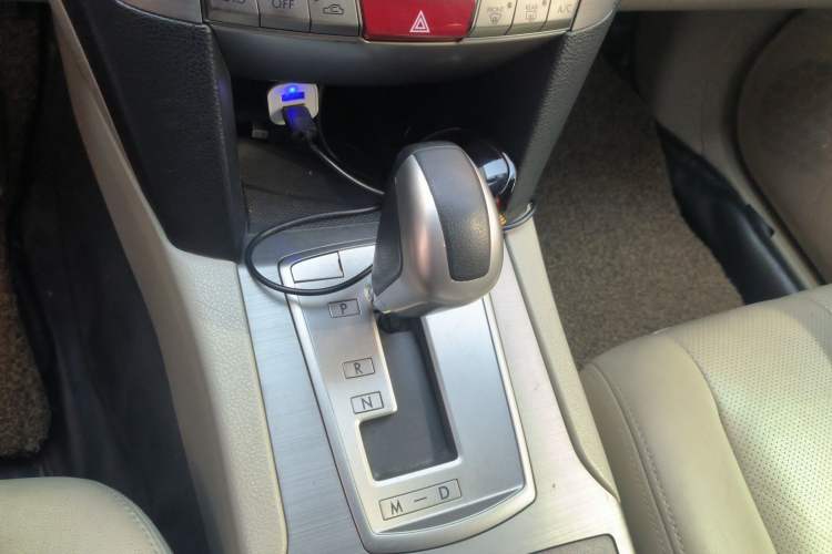 Used Subaru Outback 2010 2.5i Luxury Edition Gear Lever