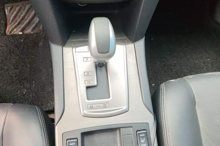 Used Subaru Outback 2010 2.5i Luxury Edition Gear Lever