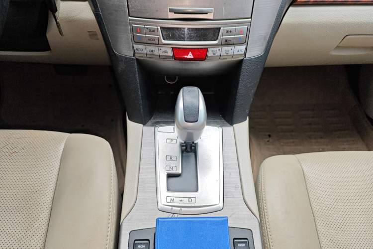 Used Subaru Outback 2010 2.5i Luxury Edition Gear Lever