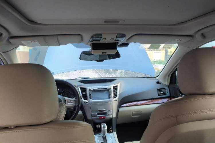 Used Subaru Outback 2010 2.5i Luxury Edition Headliner