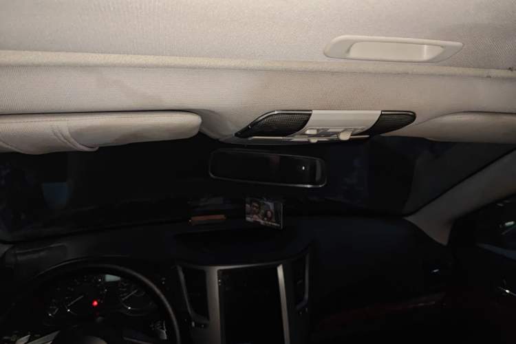 Used Subaru Outback 2010 2.5i Luxury Edition Headliner