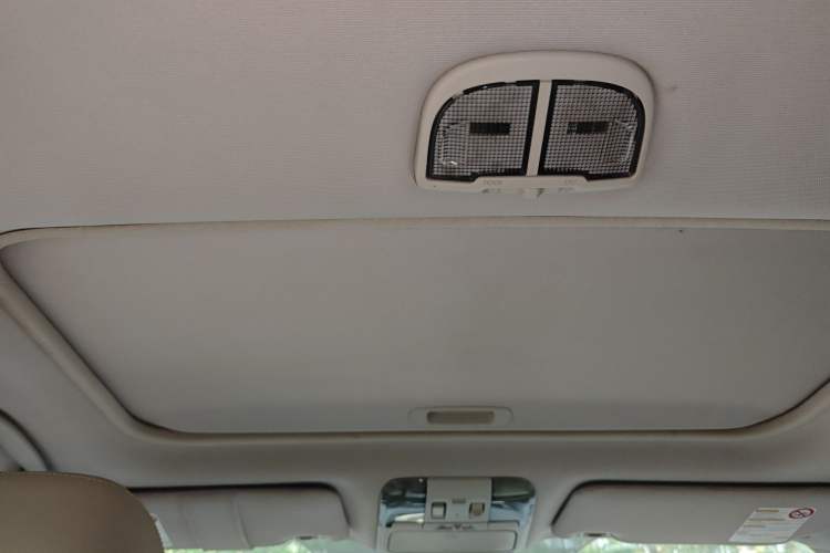 Used Subaru Outback 2010 2.5i Luxury Edition Headliner