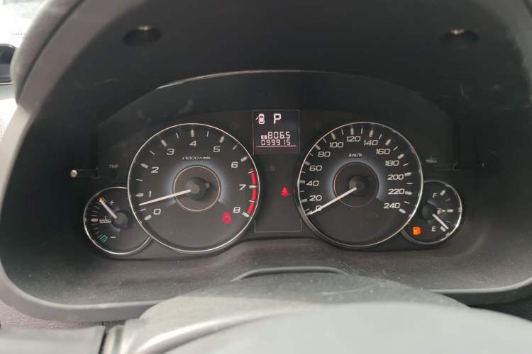 Used Subaru Outback 2010 2.5i Luxury Edition Instrument Cluster