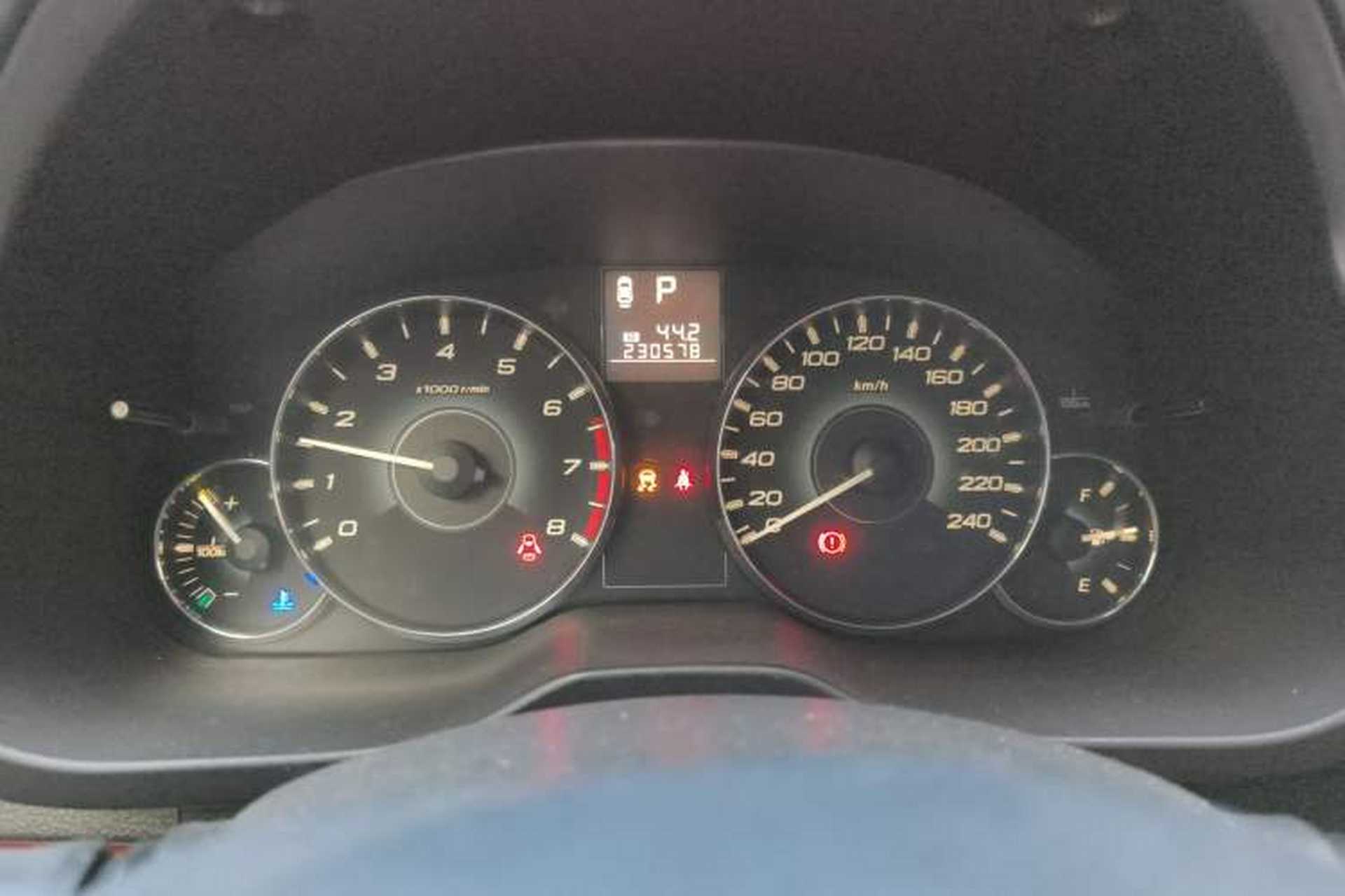 Used Subaru Outback 2010 2.5i Luxury Edition Instrument Cluster