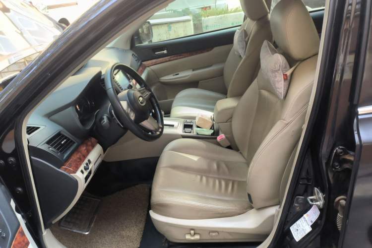 Used Subaru Outback 2010 2.5i Luxury Edition Left Front Seat