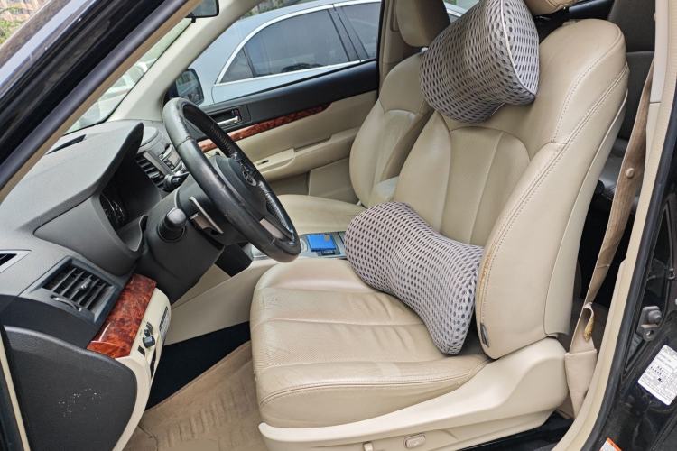Used Subaru Outback 2010 2.5i Luxury Edition Left Front Seat