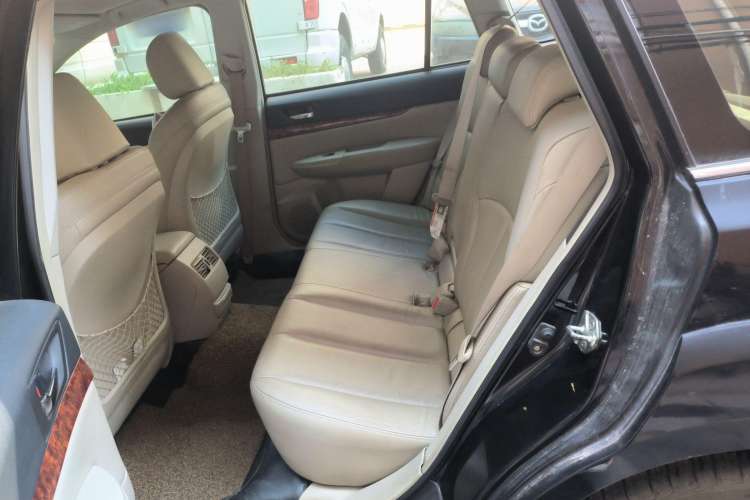 Used Subaru Outback 2010 2.5i Luxury Edition Left Rear Seat