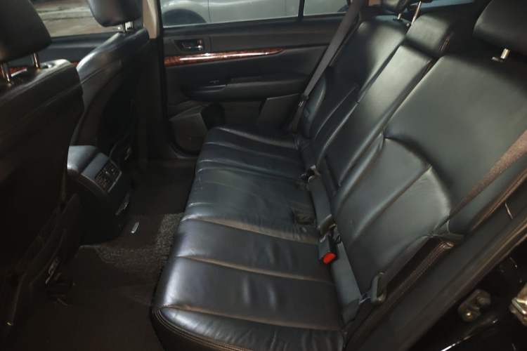 Used Subaru Outback 2010 2.5i Luxury Edition Left Rear Seat