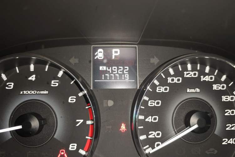 Used Subaru Outback 2010 2.5i Luxury Edition Odometer Close Up