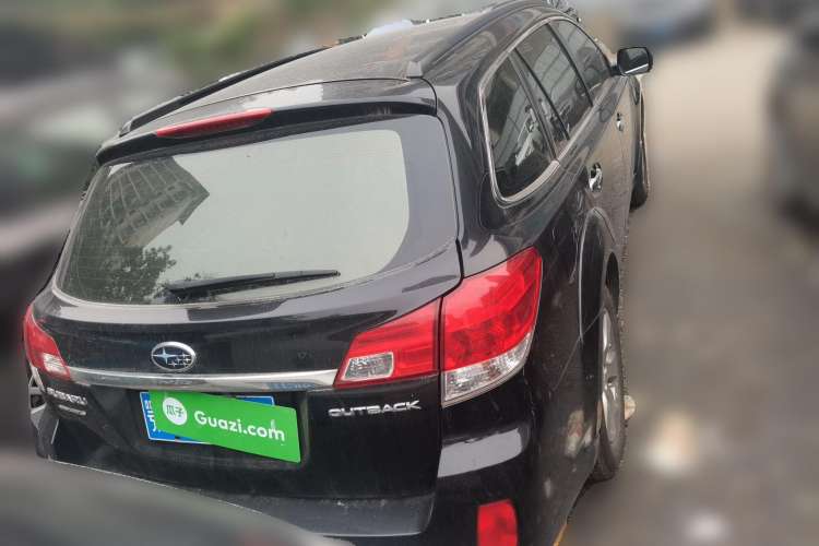 Used Subaru Outback 2010 2.5i Luxury Edition Rear