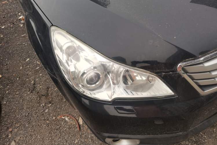 Used Subaru Outback 2010 2.5i Luxury Edition Right Front Headlight