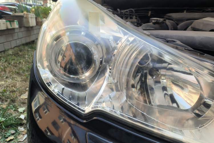 Used Subaru Outback 2010 2.5i Luxury Edition Right Front Headlight