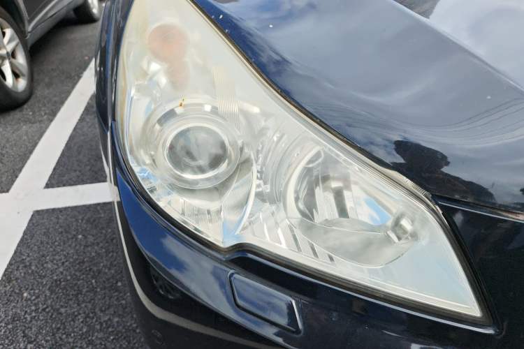 Used Subaru Outback 2010 2.5i Luxury Edition Right Front Headlight