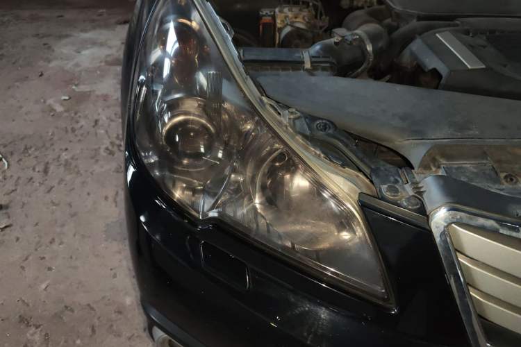 Used Subaru Outback 2010 2.5i Luxury Edition Right Front Headlight