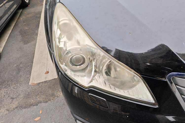 Used Subaru Outback 2010 2.5i Luxury Edition Right Front Headlight
