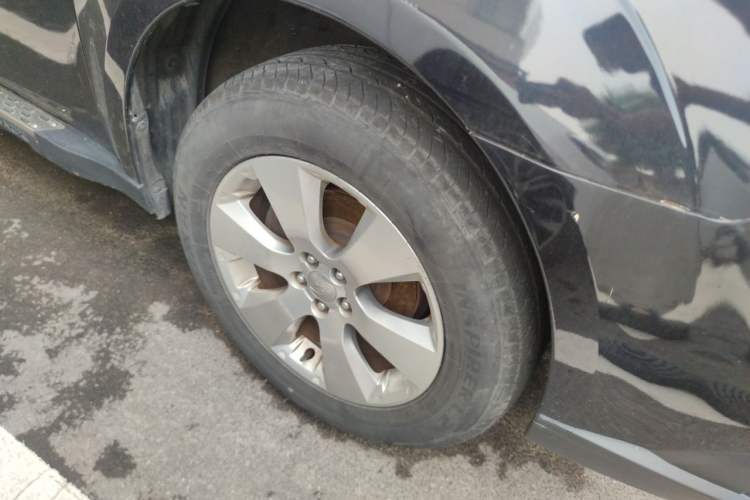 Used Subaru Outback 2010 2.5i Luxury Edition Right Front Wheel Hub