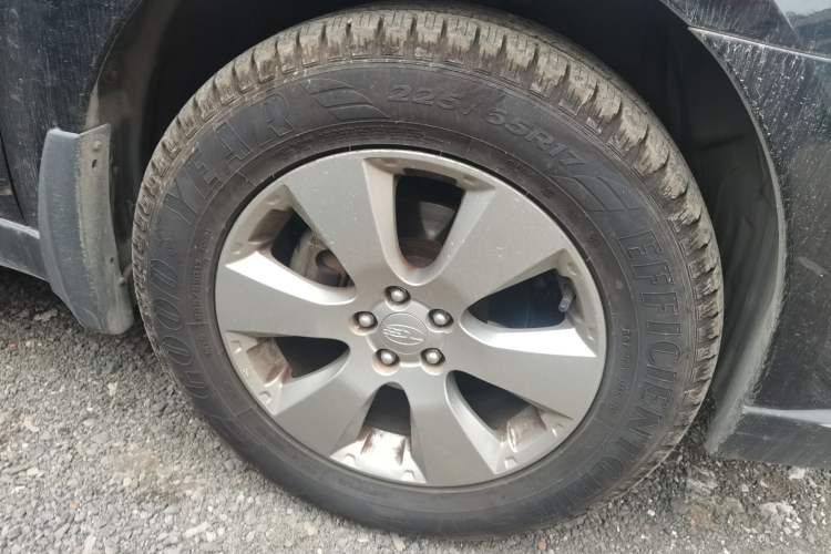 Used Subaru Outback 2010 2.5i Luxury Edition Right Front Wheel Hub