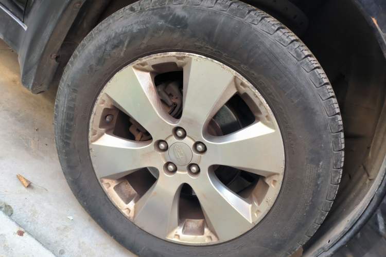 Used Subaru Outback 2010 2.5i Luxury Edition Right Front Wheel Hub