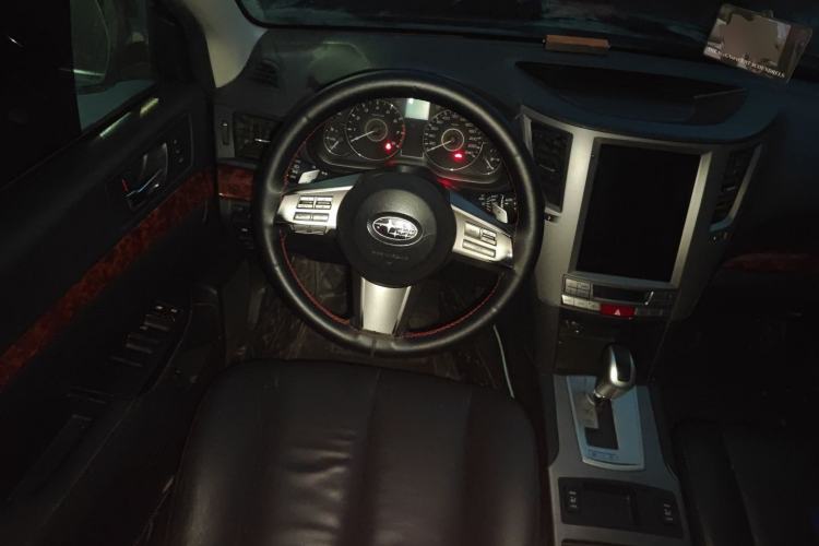 Used Subaru Outback 2010 2.5i Luxury Edition Steering Wheel