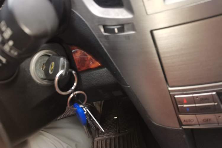 Used Subaru Outback 2010 2.5i Luxury Edition Vehicle Key