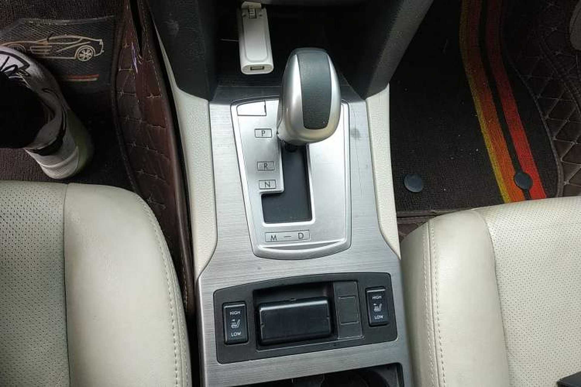 Used Subaru Outback 2010 2.5i Luxury Edition Gear Lever