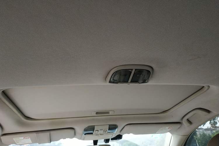 Used Subaru Outback 2010 2.5i Luxury Edition Headliner