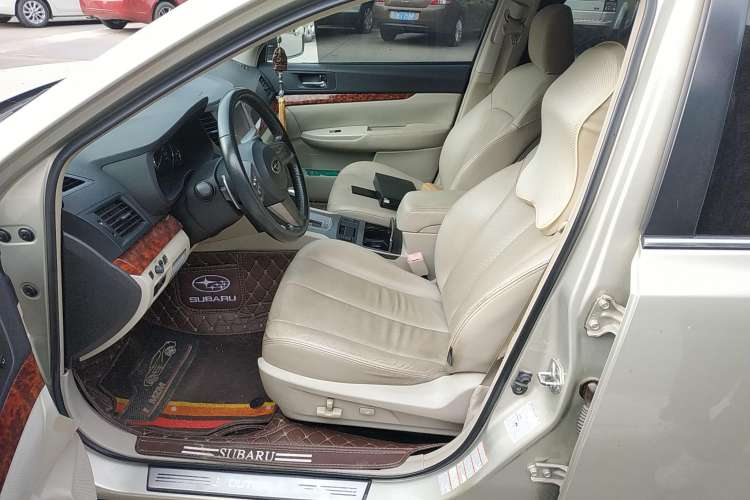 Used Subaru Outback 2010 2.5i Luxury Edition Left Front Seat