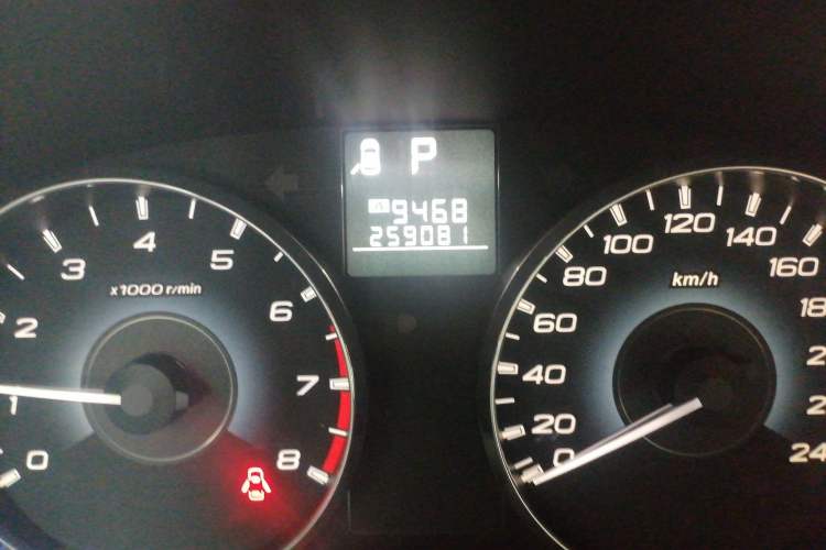 Used Subaru Outback 2010 2.5i Luxury Edition Odometer Close Up