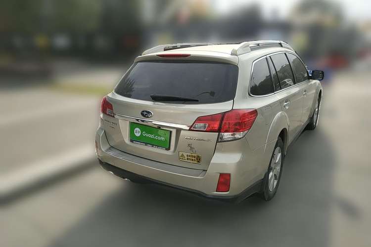 Used Subaru Outback 2010 2.5i Luxury Edition Rear Right 45 Deg