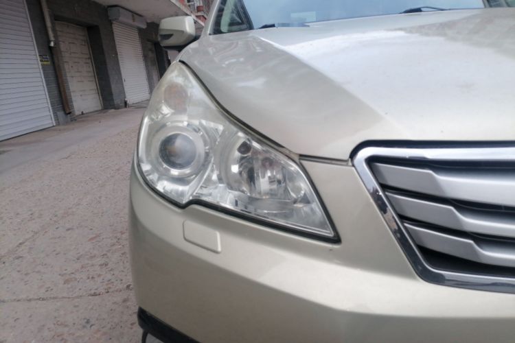 Used Subaru Outback 2010 2.5i Luxury Edition Right Front Headlight