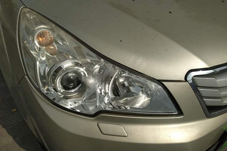 Used Subaru Outback 2010 2.5i Luxury Edition Right Front Headlight