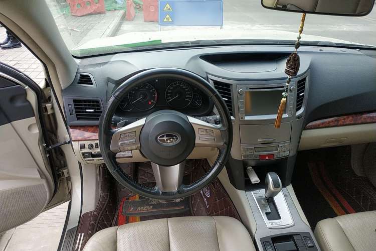 Used Subaru Outback 2010 2.5i Luxury Edition Steering Wheel