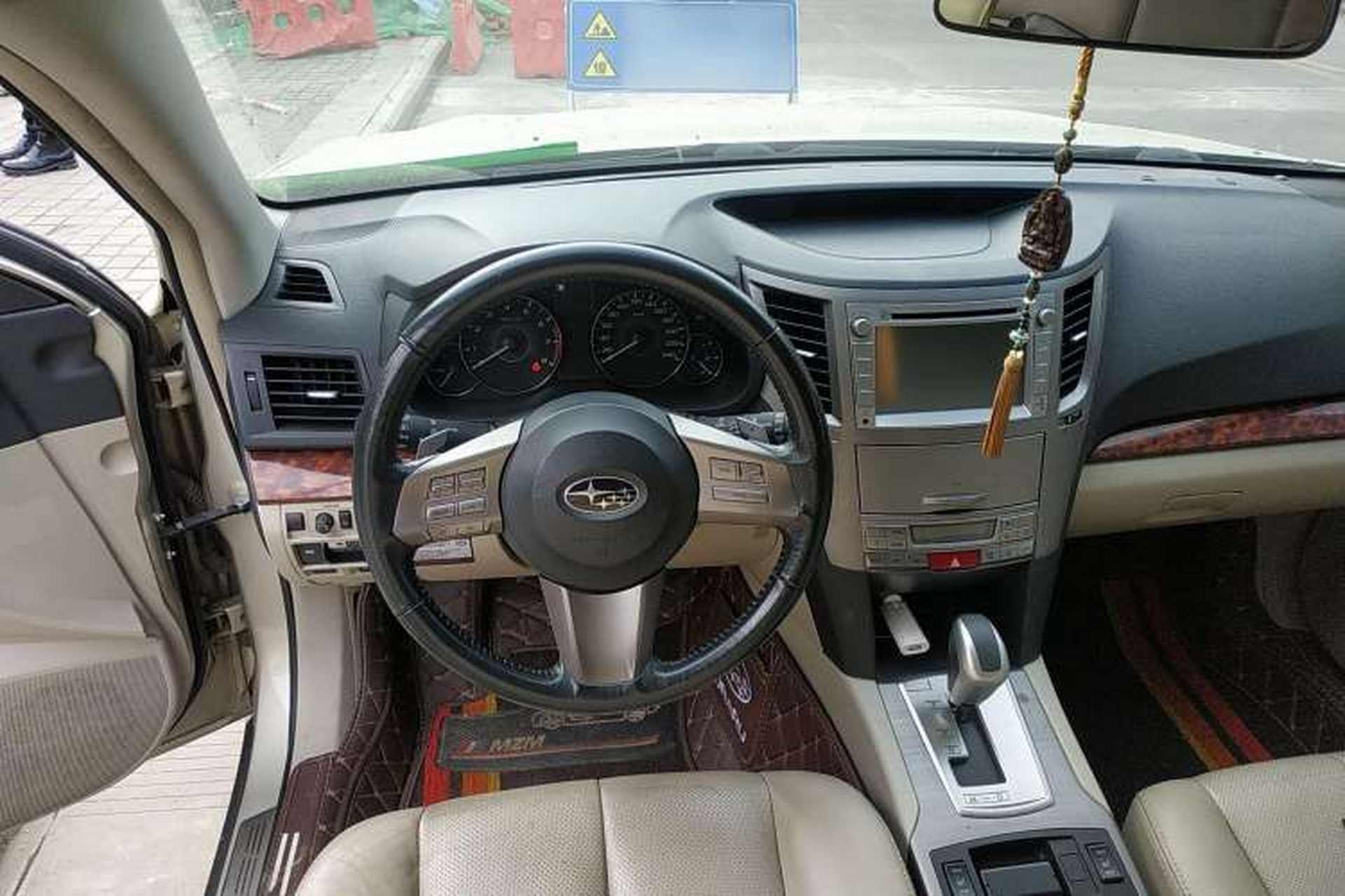 Used Subaru Outback 2010 2.5i Luxury Edition Steering Wheel