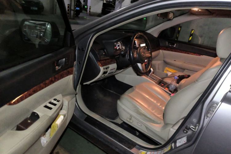 Used Subaru Outback 2010 2.5i Luxury Edition Driver Seat